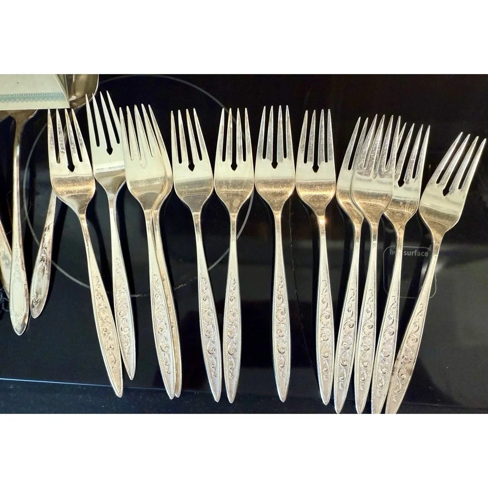 91 Pc 1847 Rogers Bros Silverplate Flatware Set Chest Vintage